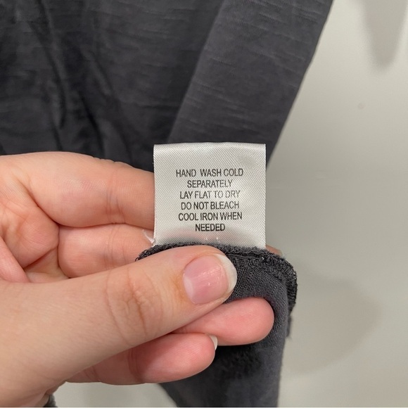 Modcloth Keyhole Grey Short Sleeve Stretch Top Size Small - Picture 6 of 7